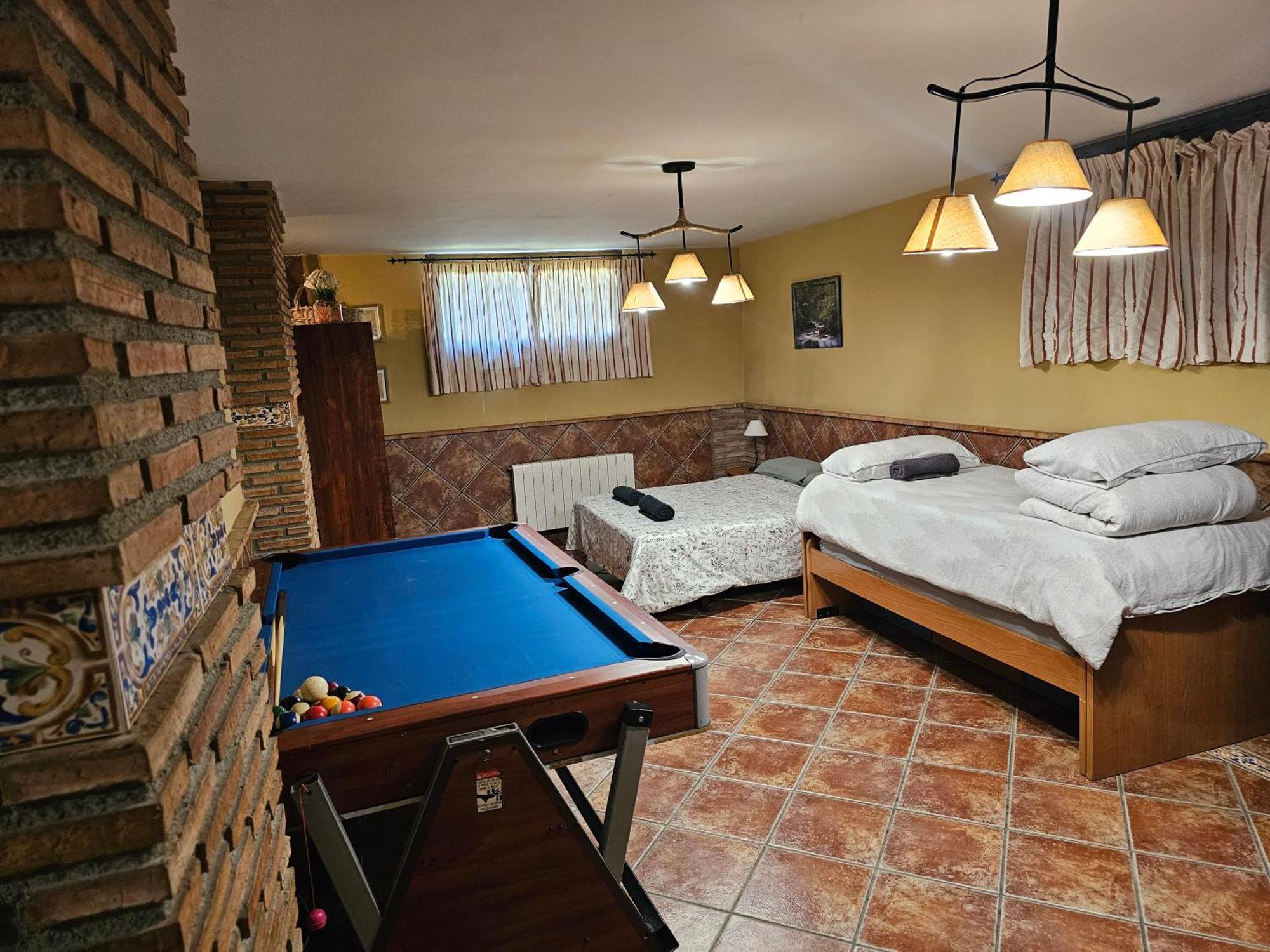 Apto-En El Bajo De La Casa-Estilo Rustico En Dilar Bagian luar foto